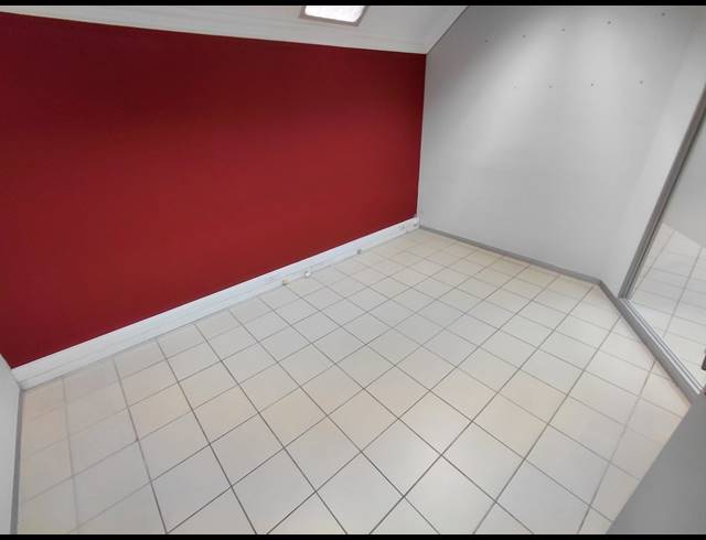258M² OFFICE TO LET IN FOURWAYS